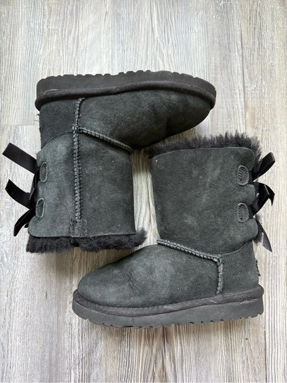 UGG Girls Size 11 Bailey Bow Black Boots